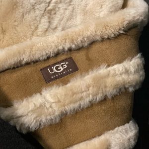 UGG double colored scarf